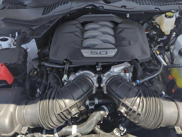 Photo of 2025 Oxford White Ford Mustang
