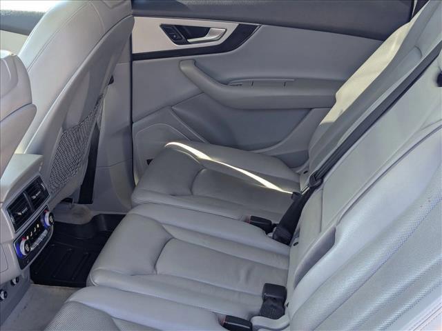 Photo of 2018 Florett Silver Metallic Audi Q7