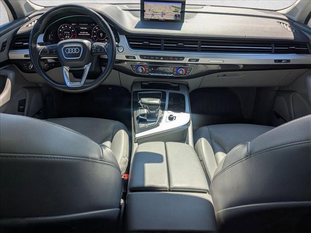 Photo of 2018 Florett Silver Metallic Audi Q7