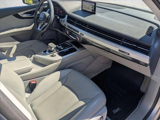 Photo of 2018 Florett Silver Metallic Audi Q7