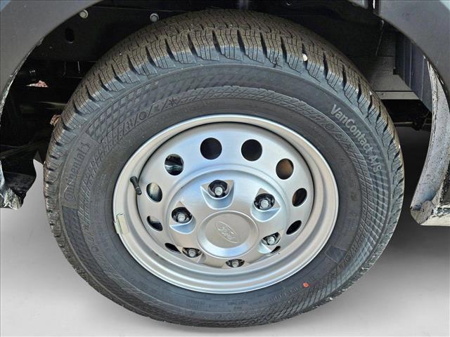 Photo of 2025 Oxford White Ford Transit-250