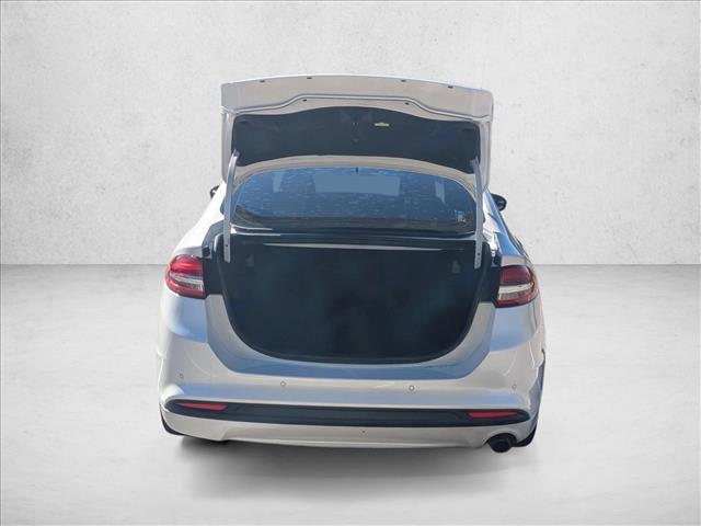 Photo of 2018 White Platinum Metallic Tri-Coat Ford Fusion