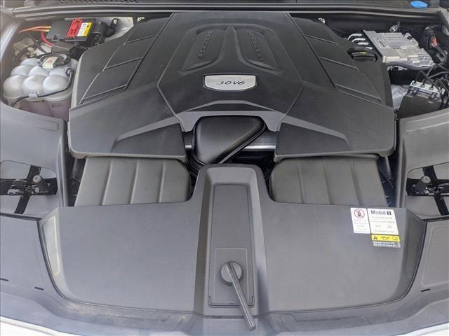 Photo of 2022 White Porsche Cayenne