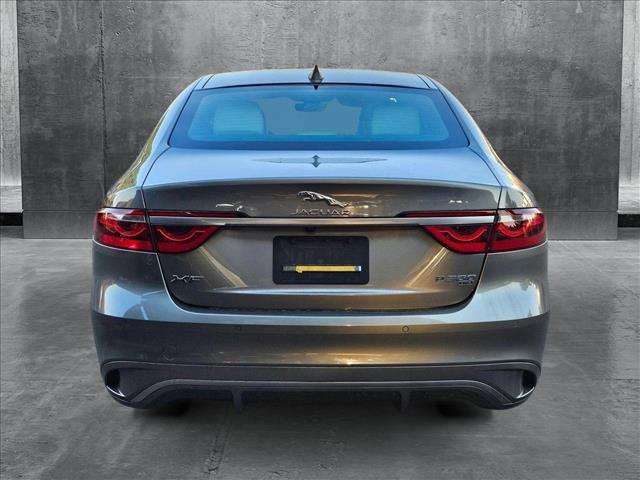 Photo of 2022 Silicon Silver Premium Metallic Jaguar XF
