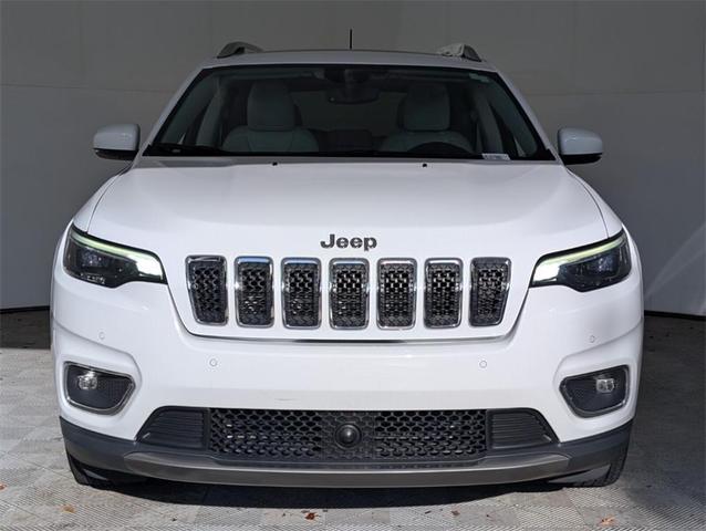 Photo of 2020 Bright White Clearcoat Jeep Cherokee