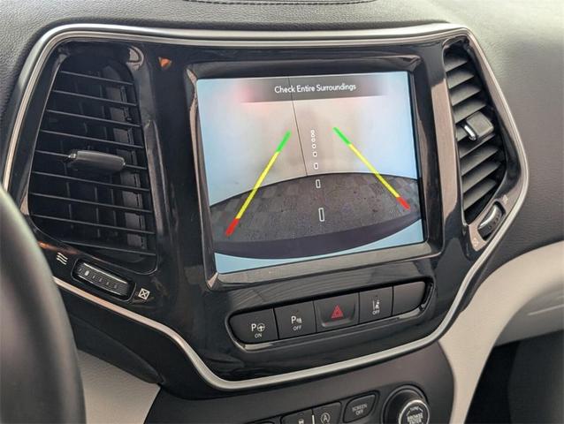 Photo of 2020 Bright White Clearcoat Jeep Cherokee