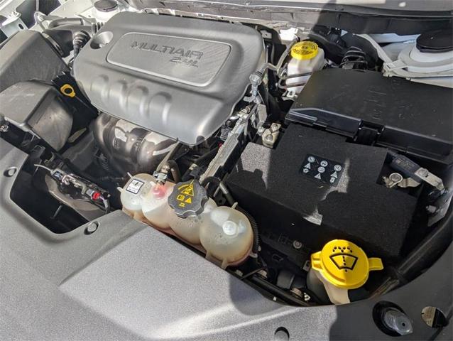 Photo of 2020 Bright White Clearcoat Jeep Cherokee