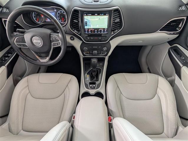 Photo of 2020 Bright White Clearcoat Jeep Cherokee
