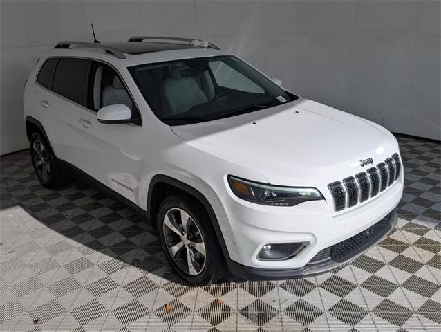 Photo of 2020 Bright White Clearcoat Jeep Cherokee
