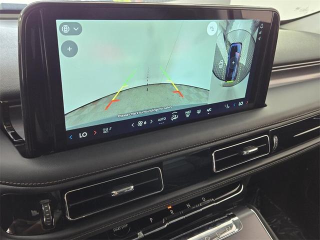 Photo of 2025 Whisper White Lincoln Aviator