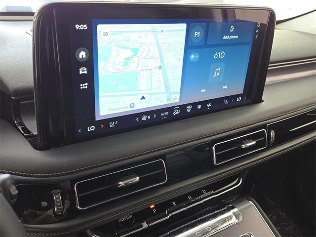 Photo of 2025 Whisper White Lincoln Aviator