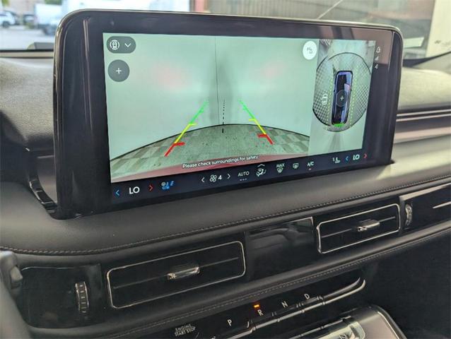 Photo of 2025 Red Carpet Lincoln Aviator