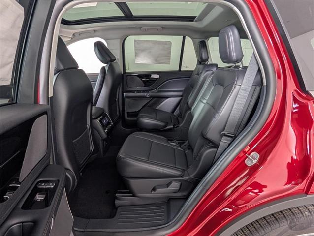 Photo of 2025 Red Carpet Lincoln Aviator