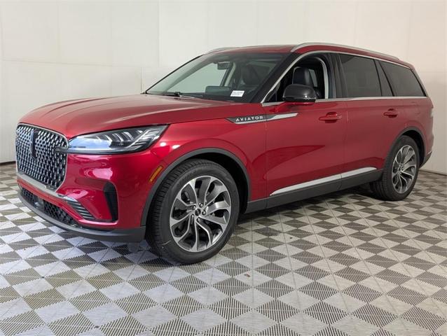 Photo of 2025 Red Carpet Lincoln Aviator