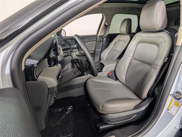 Photo of 2025 Crystal White Metallic Lincoln Corsair