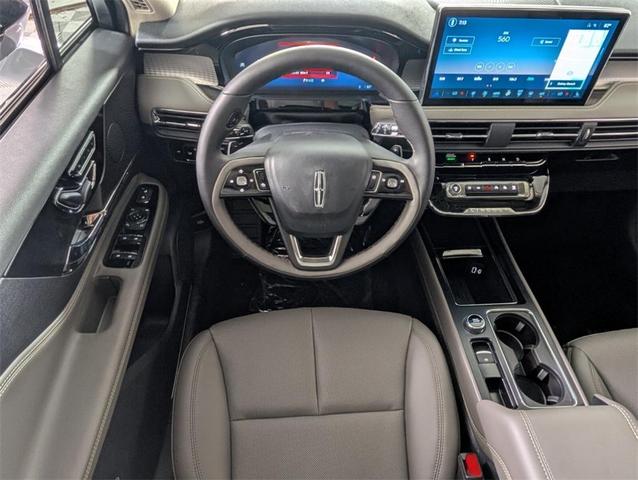 Photo of 2025 Crystal White Metallic Lincoln Corsair