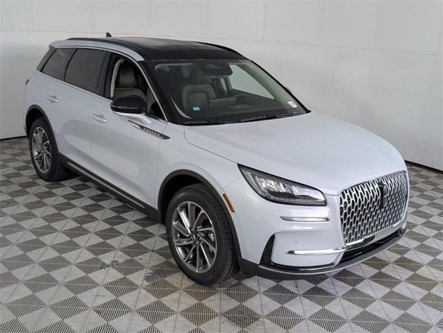 Photo of 2025 Crystal White Metallic Lincoln Corsair