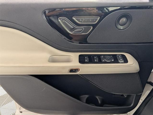 Photo of 2025 Pristine White Lincoln Aviator