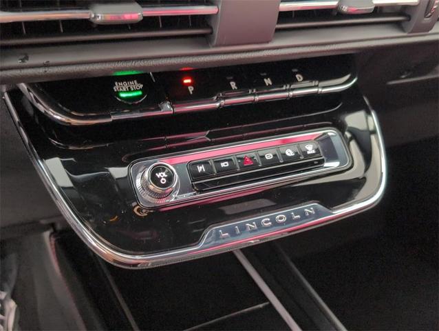 Photo of 2025 White Lincoln Corsair