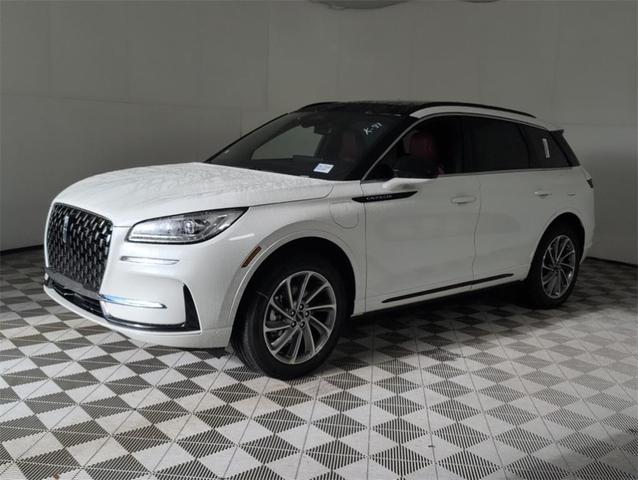 Photo of 2025 White Lincoln Corsair
