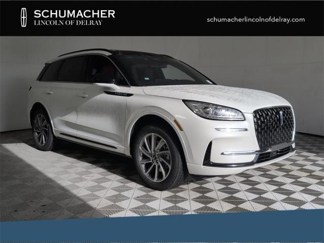 Photo of 2025 White Lincoln Corsair