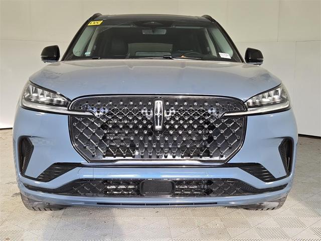 Photo of 2025 Whisper White Lincoln Aviator