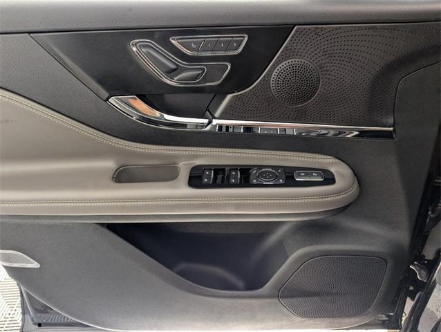 Photo of 2023 Infinite Black Metallic Lincoln Corsair