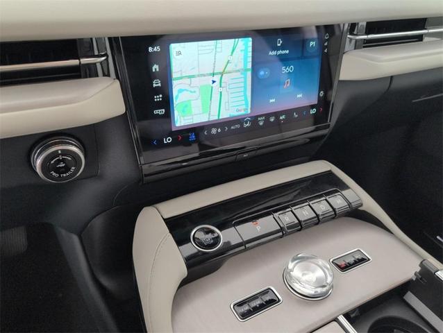 Photo of 2025 Pristine White Lincoln Navigator
