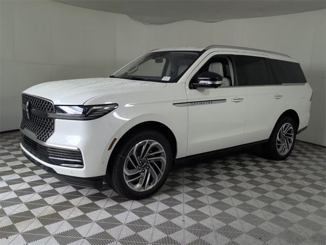 Photo of 2025 Pristine White Lincoln Navigator
