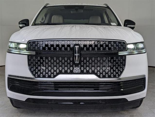 Photo of 2025 Lincoln Navigator