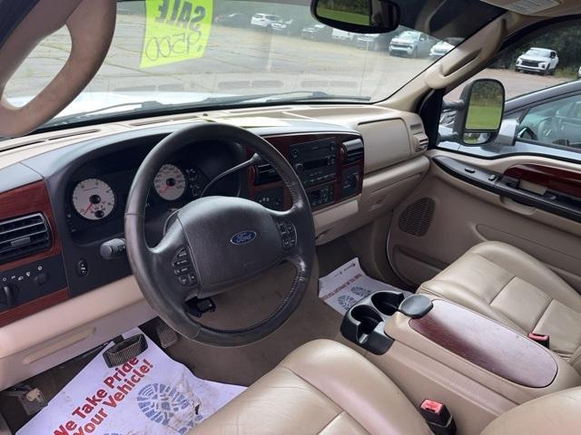 Photo of 2005 Oxford White Clearcoat Ford F-250