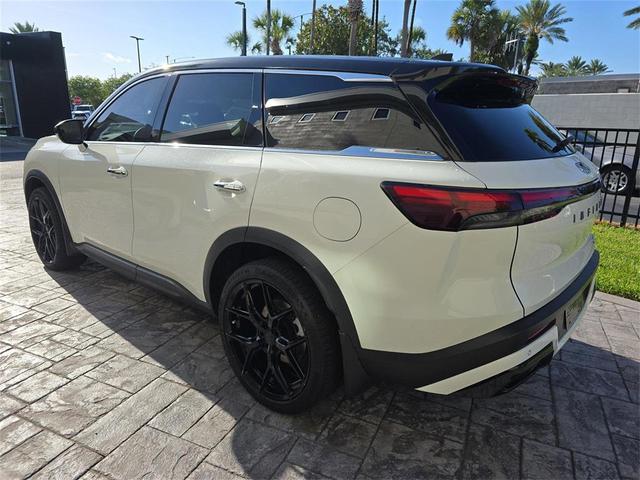 Photo of 2022 Glacier White INFINITI QX60