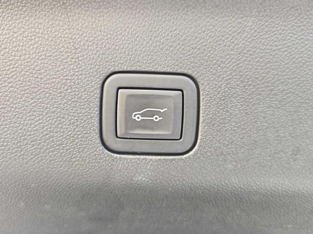 Photo of 2023 Iridescent Pearl Tricoat Chevrolet Tahoe
