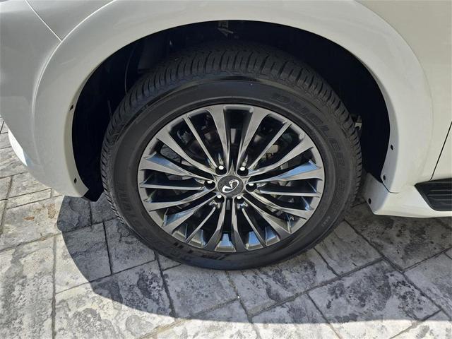 Photo of 2024 Moonstone White INFINITI QX80