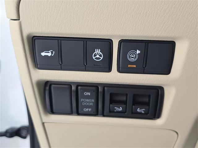Photo of 2024 Moonstone White INFINITI QX80