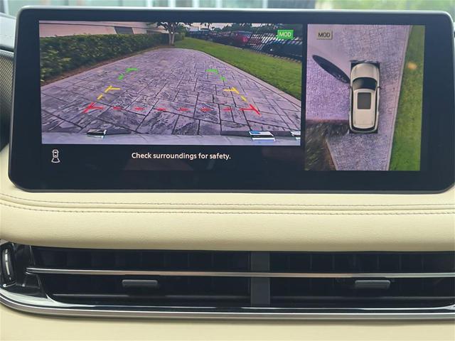 Photo of 2025 Majestic White INFINITI QX60