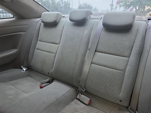 Photo of 2010 Taffeta White Honda Civic