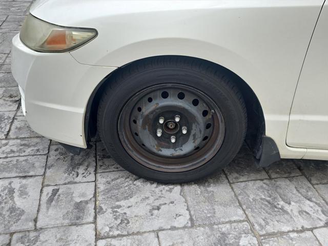 Photo of 2010 Taffeta White Honda Civic