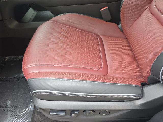 Photo of 2025 Mineral Black/Graphite Shadow INFINITI QX80