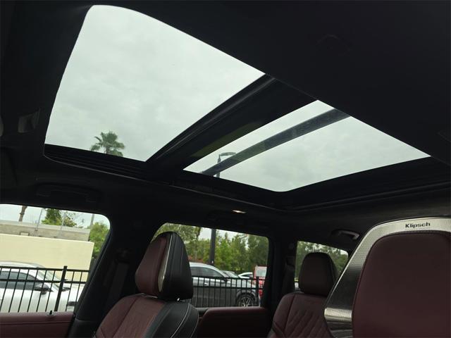 Photo of 2025 Mineral Black/Graphite Shadow INFINITI QX80