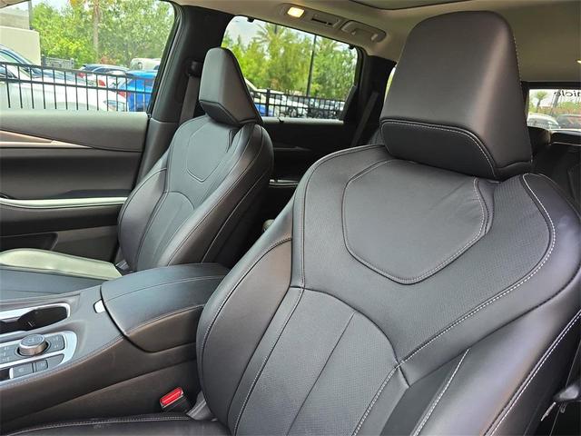 Photo of 2024 Mineral Black INFINITI QX60
