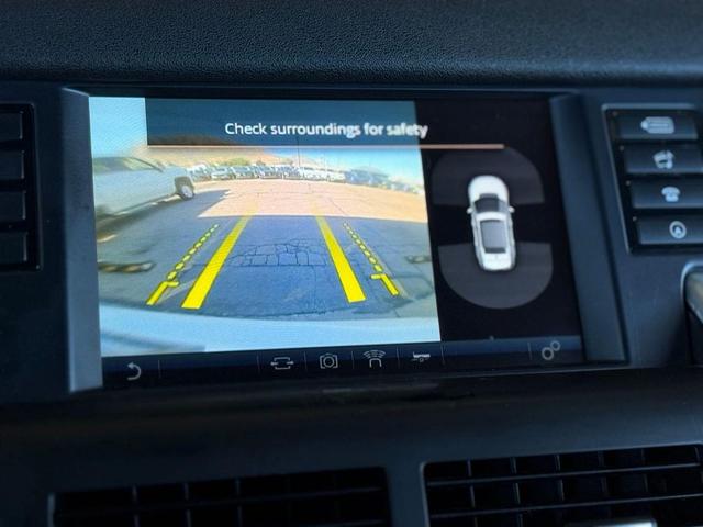 Photo of 2015 Whtie Land Rover Discovery Sport
