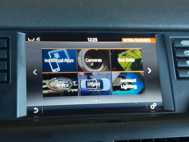 Photo of 2015 Whtie Land Rover Discovery Sport