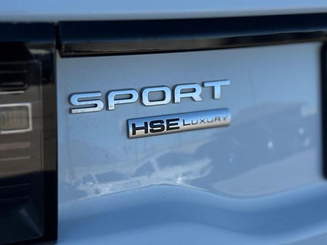 Photo of 2015 Whtie Land Rover Discovery Sport