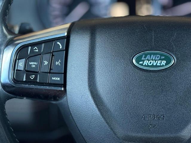 Photo of 2015 Whtie Land Rover Discovery Sport