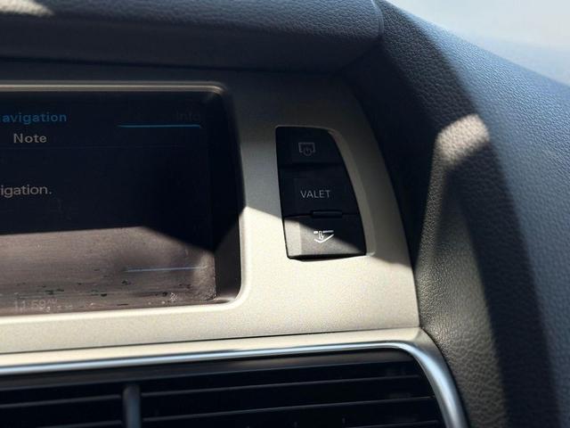 Photo of 2014 Gray Audi Q7