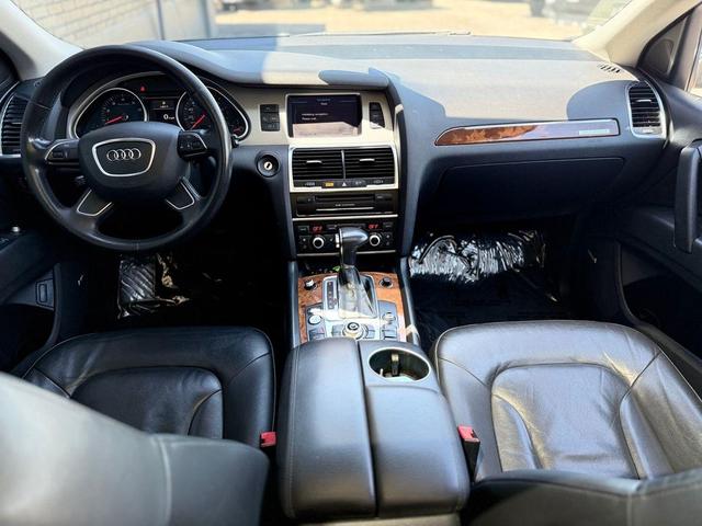 Photo of 2014 Gray Audi Q7