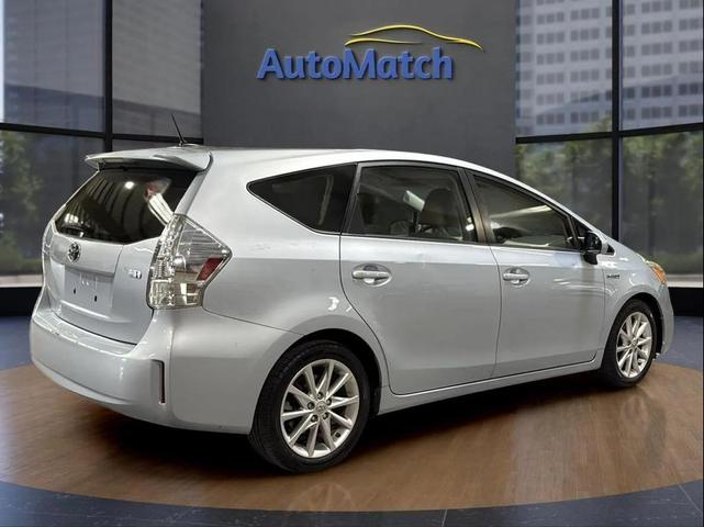 Photo of 2014 Blue Toyota Prius v