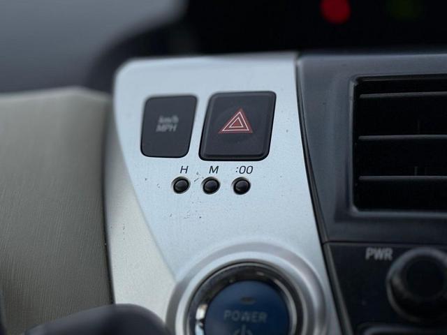 Photo of 2014 Blue Toyota Prius v