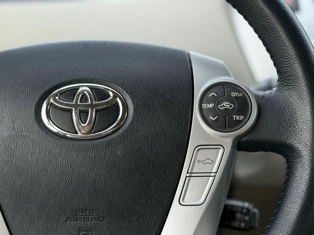 Photo of 2014 Blue Toyota Prius v